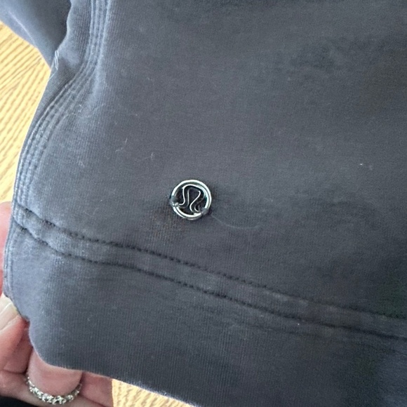 Lululemon Savasana Wrap in Black (Size 4) - Picture 8 of 11